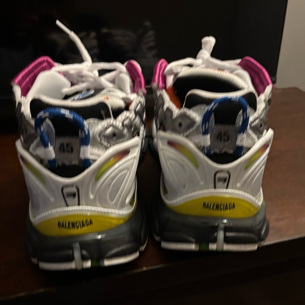 Multicolor Runner Shoes - Picture 10 of 13